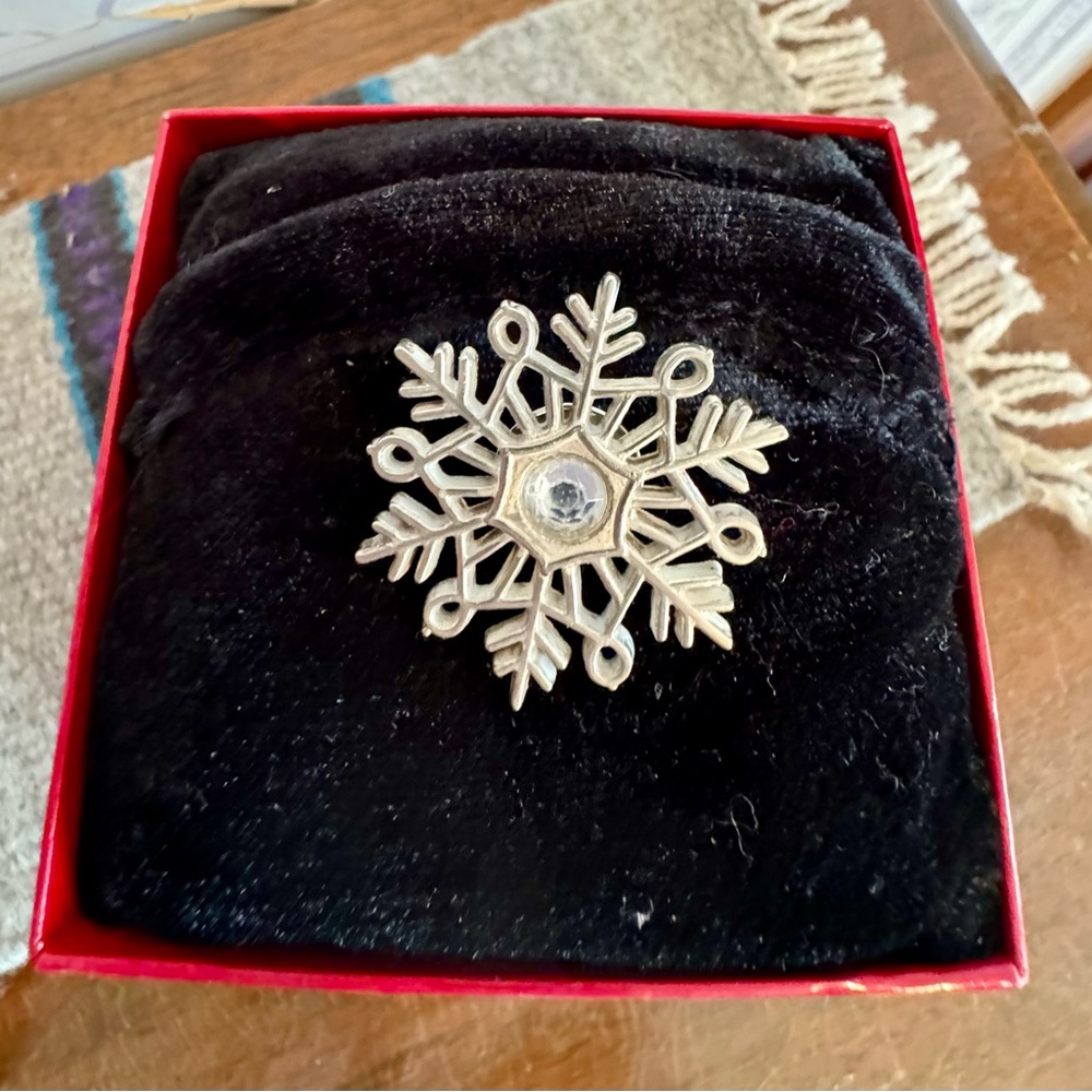 Seasonal Silver Snowflake Brooch Pin - Picture 6 of 6